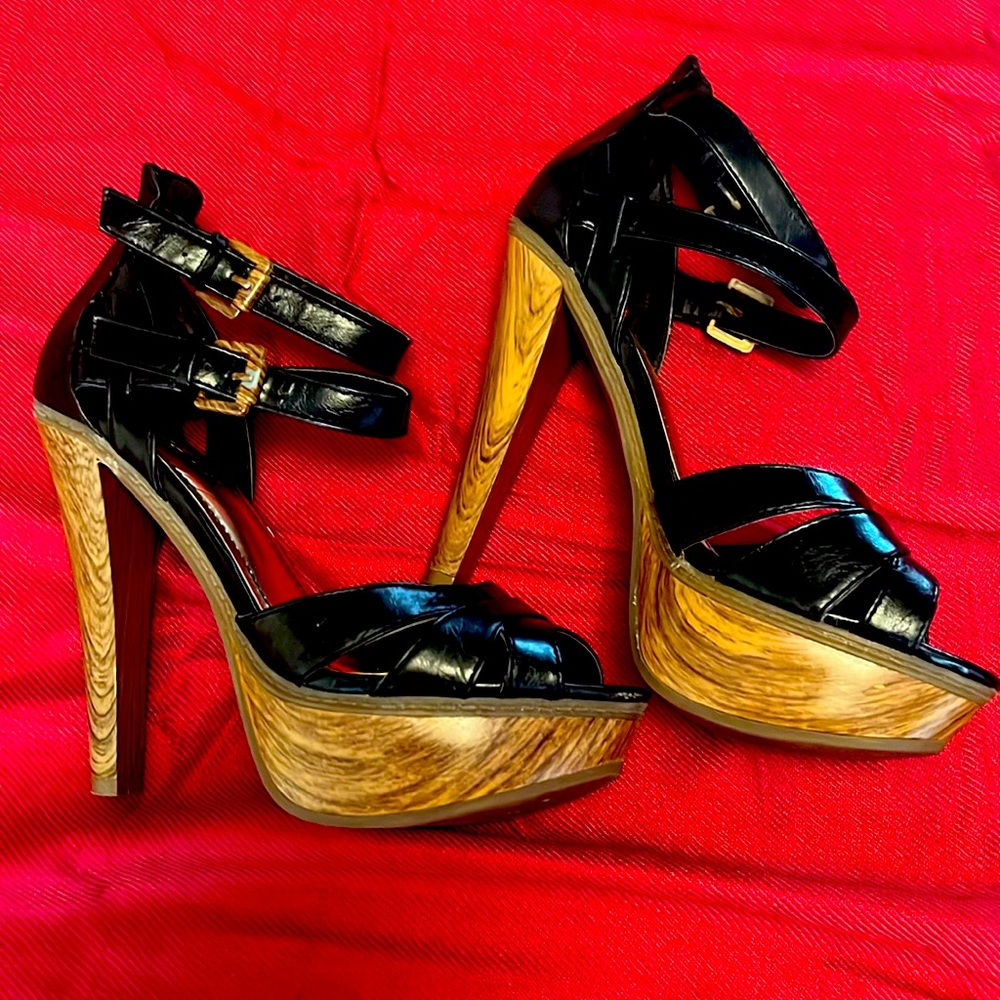 Bamboo Annabell platform heel sz 6